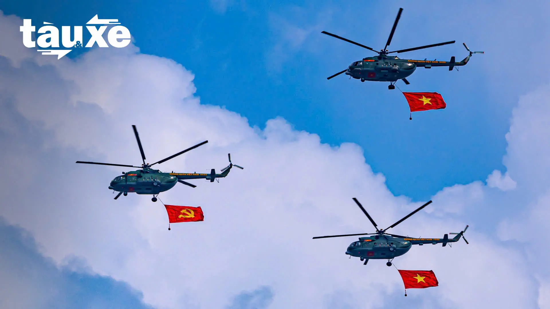 Đội hình 10 trực thăng bay kéo cờ mừng 80 năm Quốc khánh | Bản tin Tàu và Xe | 21/08/2025